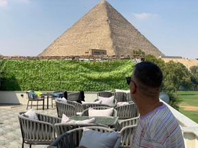 garden pyramid view